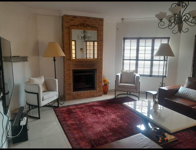 6 BEDROOM HOUSE FOR SALE IN SAFARI GARDENS